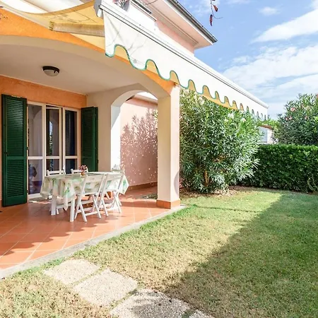 Large With Private Garden Near The Sea 別荘 *