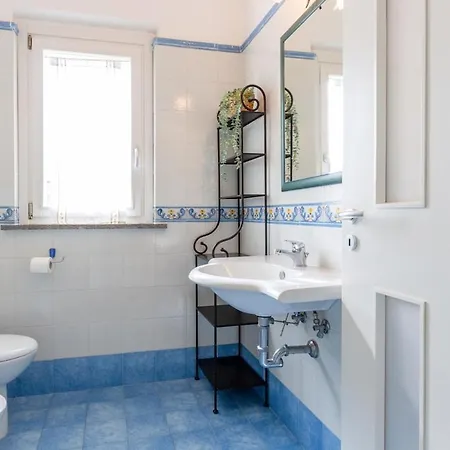 Casa vacanze Large With Private Garden Near The Sea