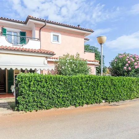 Large With Private Garden Near The Sea 別荘 ポルト・レカナーティ