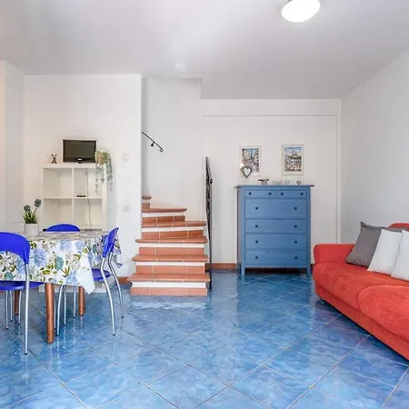 Large With Private Garden Near The Sea * ポルト・レカナーティ