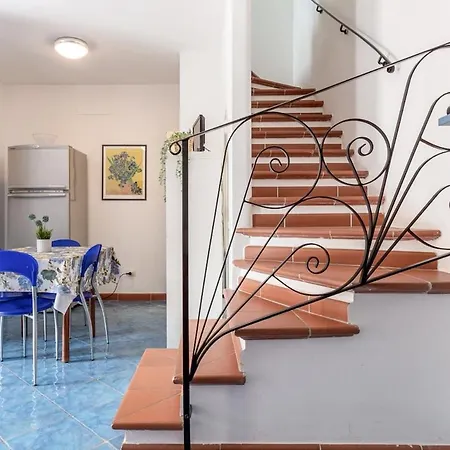 Large With Private Garden Near The Sea * ポルト・レカナーティ