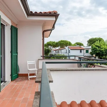 Large With Private Garden Near The Sea 別荘 *